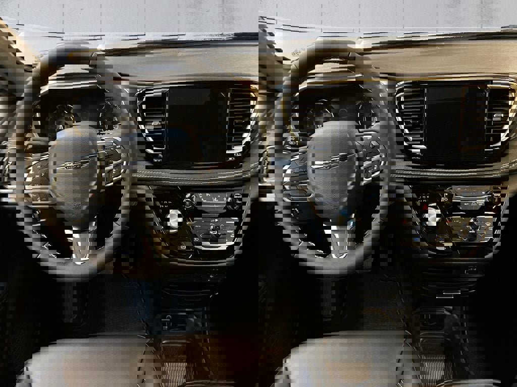 New 2026 Chrysler Pacifica Select image 11