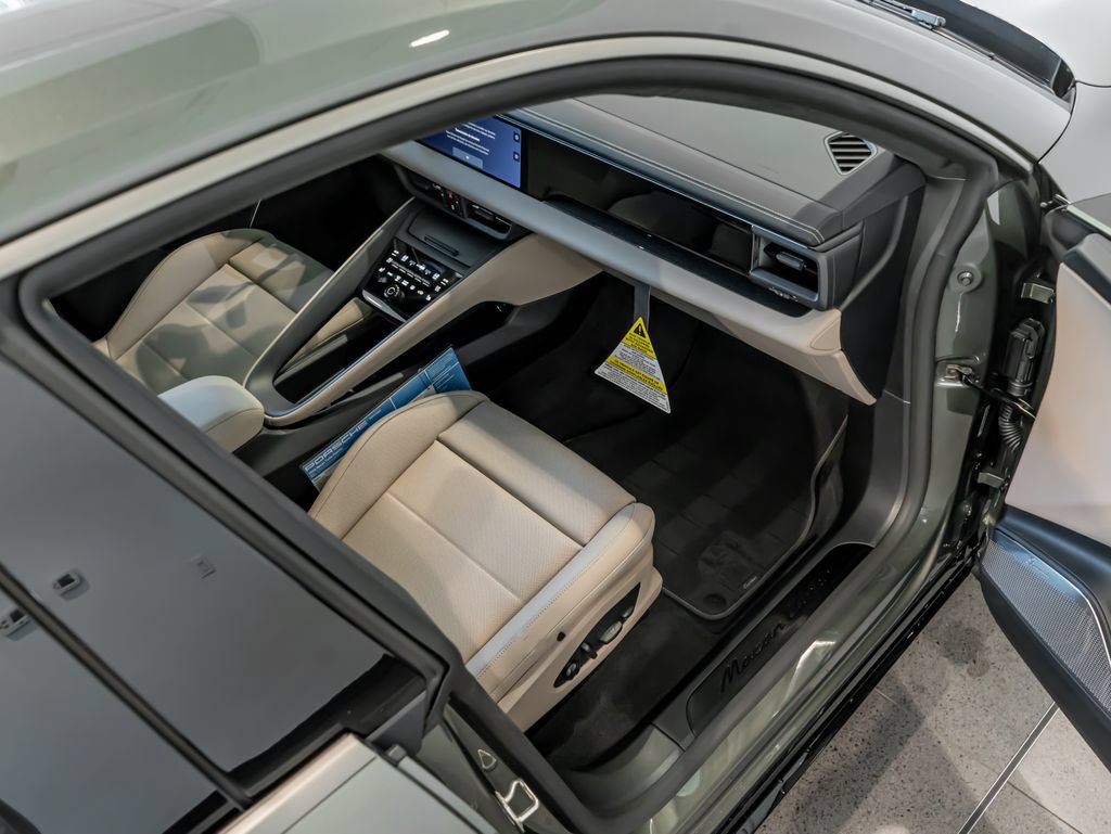 New 2026 Porsche Macan Turbo Electric AWD/4WD image 25