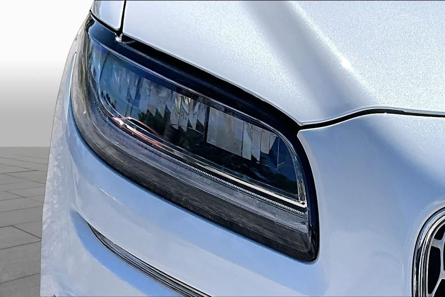 Used 2020 Lincoln Nautilus Reserve FWD image 28