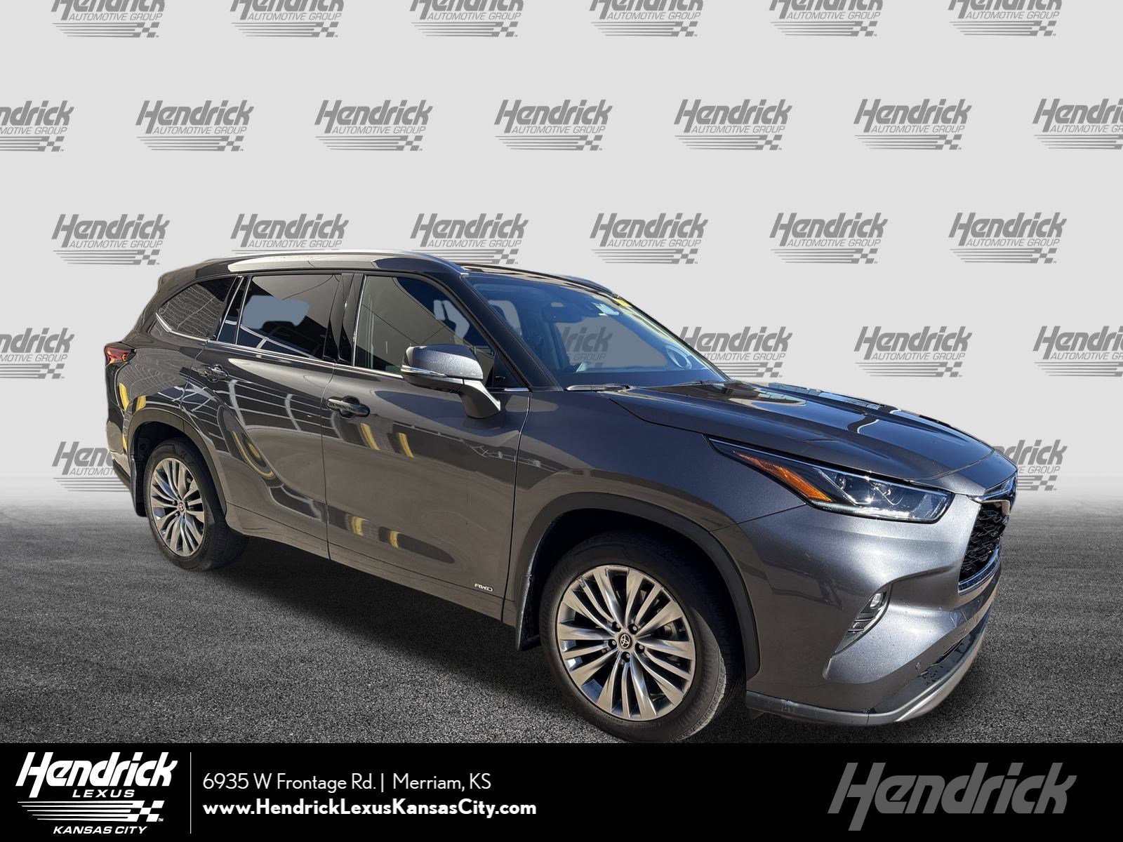 Used 2022 Toyota Highlander Platinum image 1