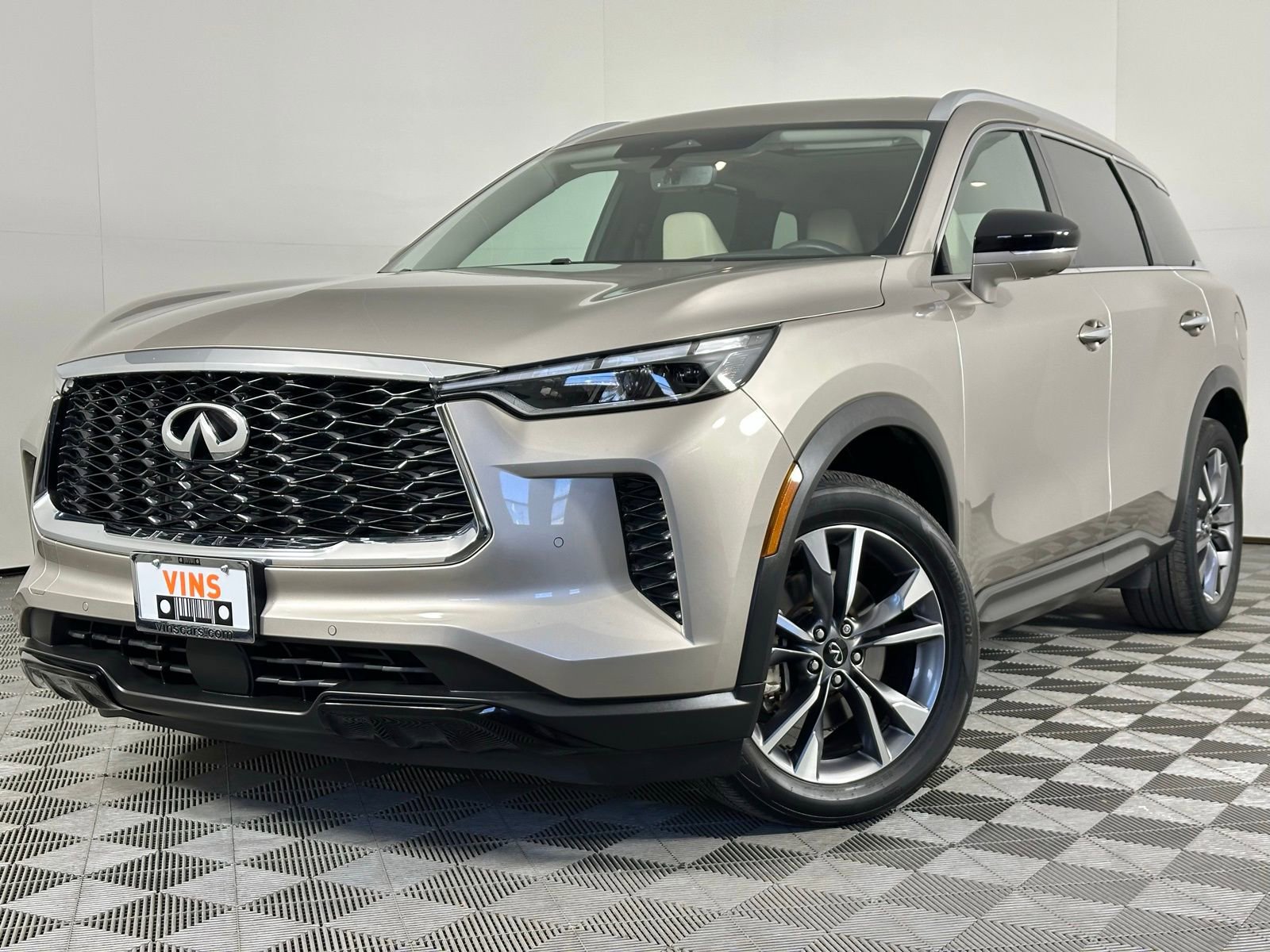 Used 2023 INFINITI QX60 Luxe w/ Cargo Package image 42