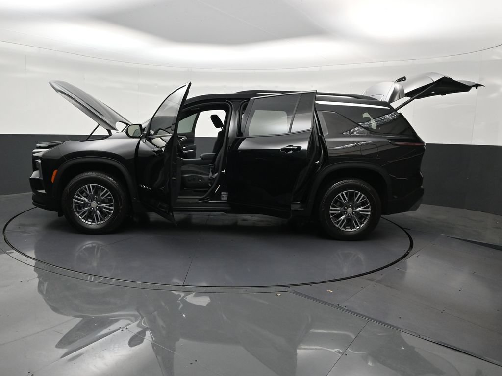 Used 2026 Chevrolet Traverse LT FWD image 39