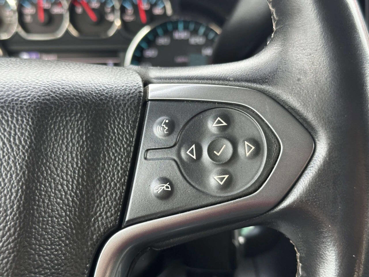 Used 2015 Chevrolet Silverado 2500 LT AWD/4WD image 25