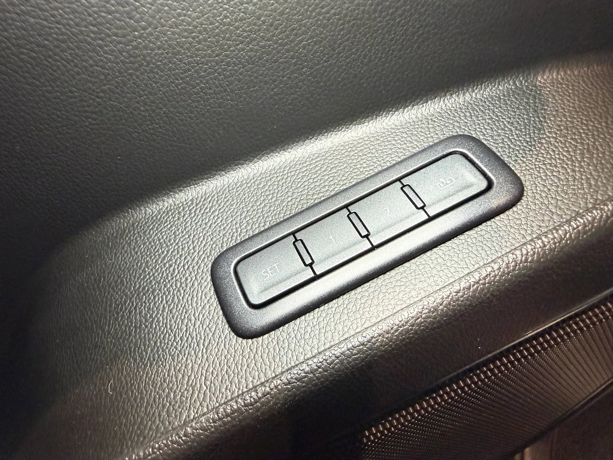 Used 2019 Chevrolet Suburban Premier image 21