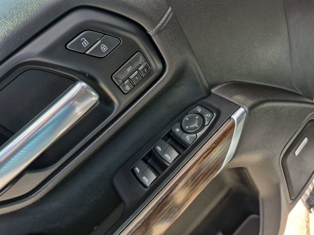 Used 2019 Chevrolet Silverado 1500 High Country w/ Technology Package AWD/4WD image 11