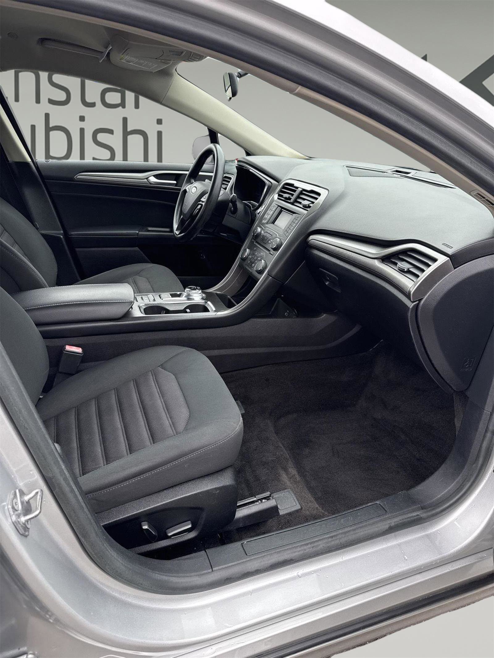 Used 2018 Ford Fusion SE image 13
