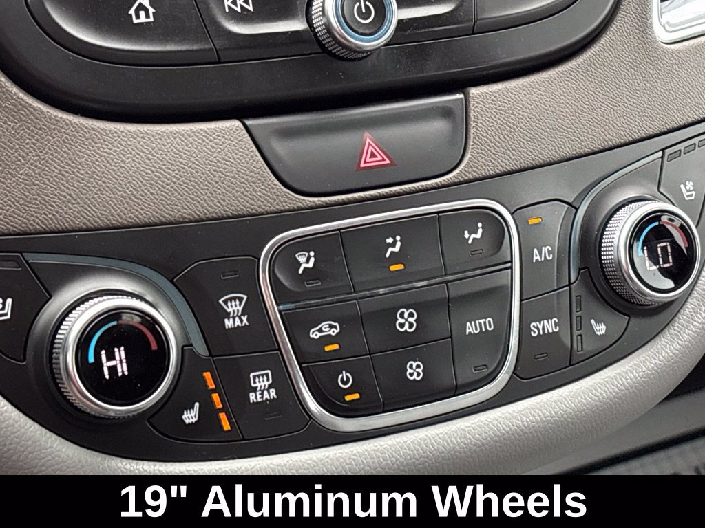 Used 2019 Chevrolet Malibu Premier w/ Sun and Wheel Package FWD image 28