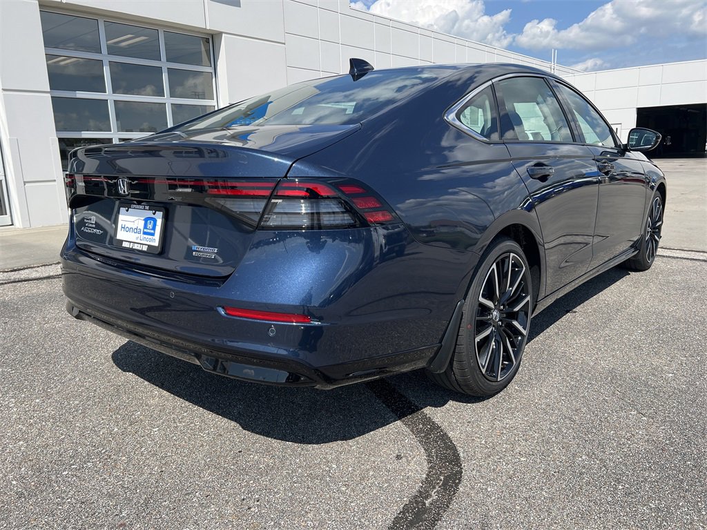 New 2025 Honda Accord Touring image 4
