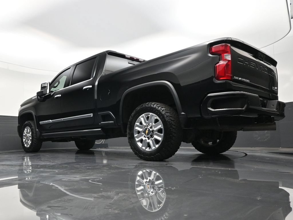 Used 2024 Chevrolet Silverado 2500 High Country w/ High Country Premium Package AWD/4WD image 19