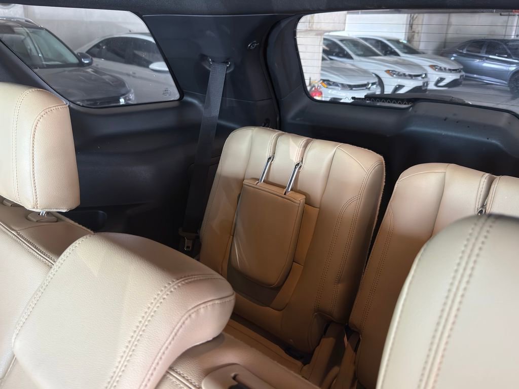 Used 2016 Ford Explorer XLT w/ Equipment Group 202A FWD image 27