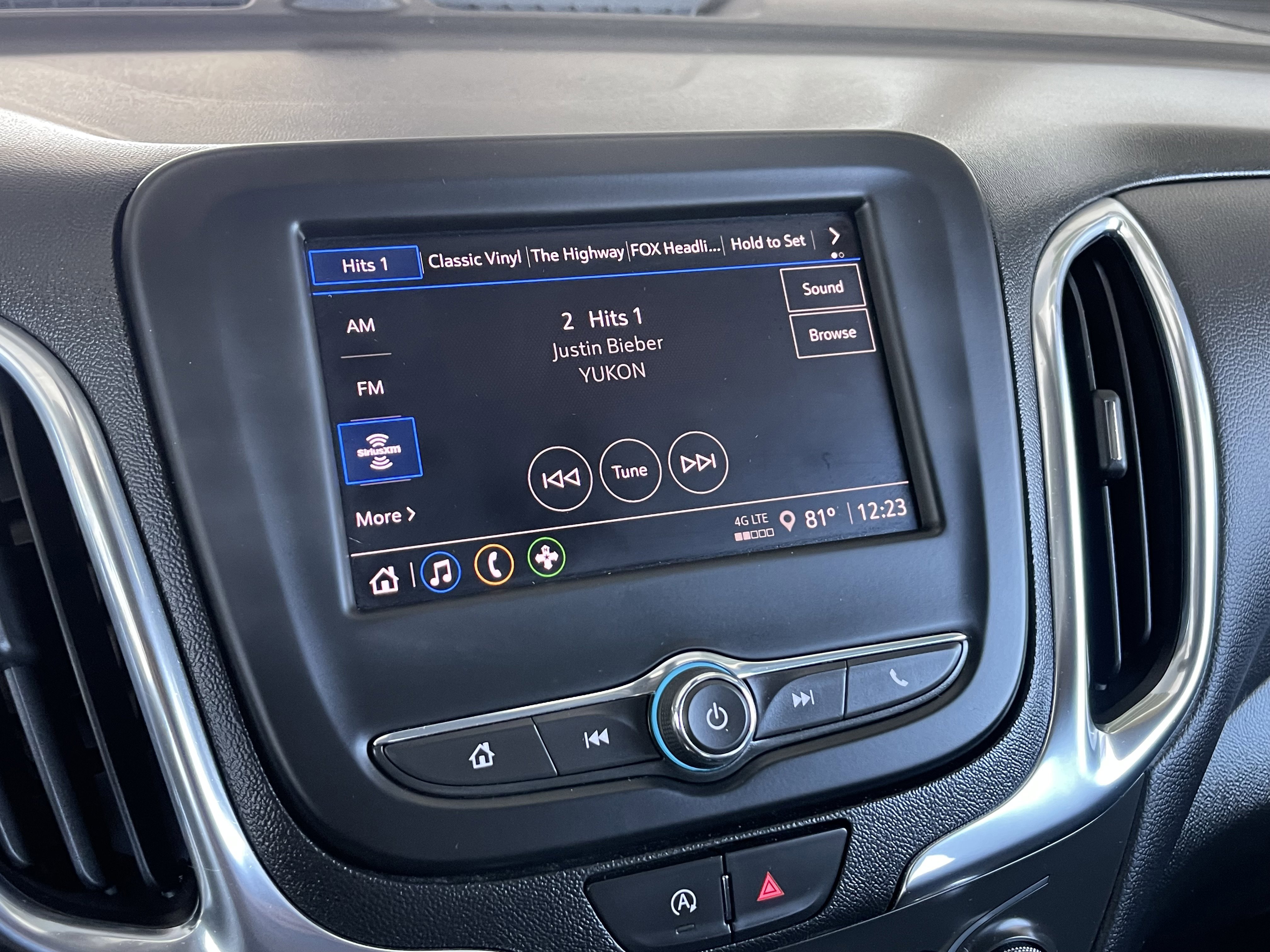 Used 2022 Chevrolet Equinox LT FWD image 18