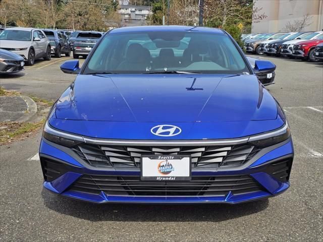 New 2026 Hyundai Elantra SE FWD image 2