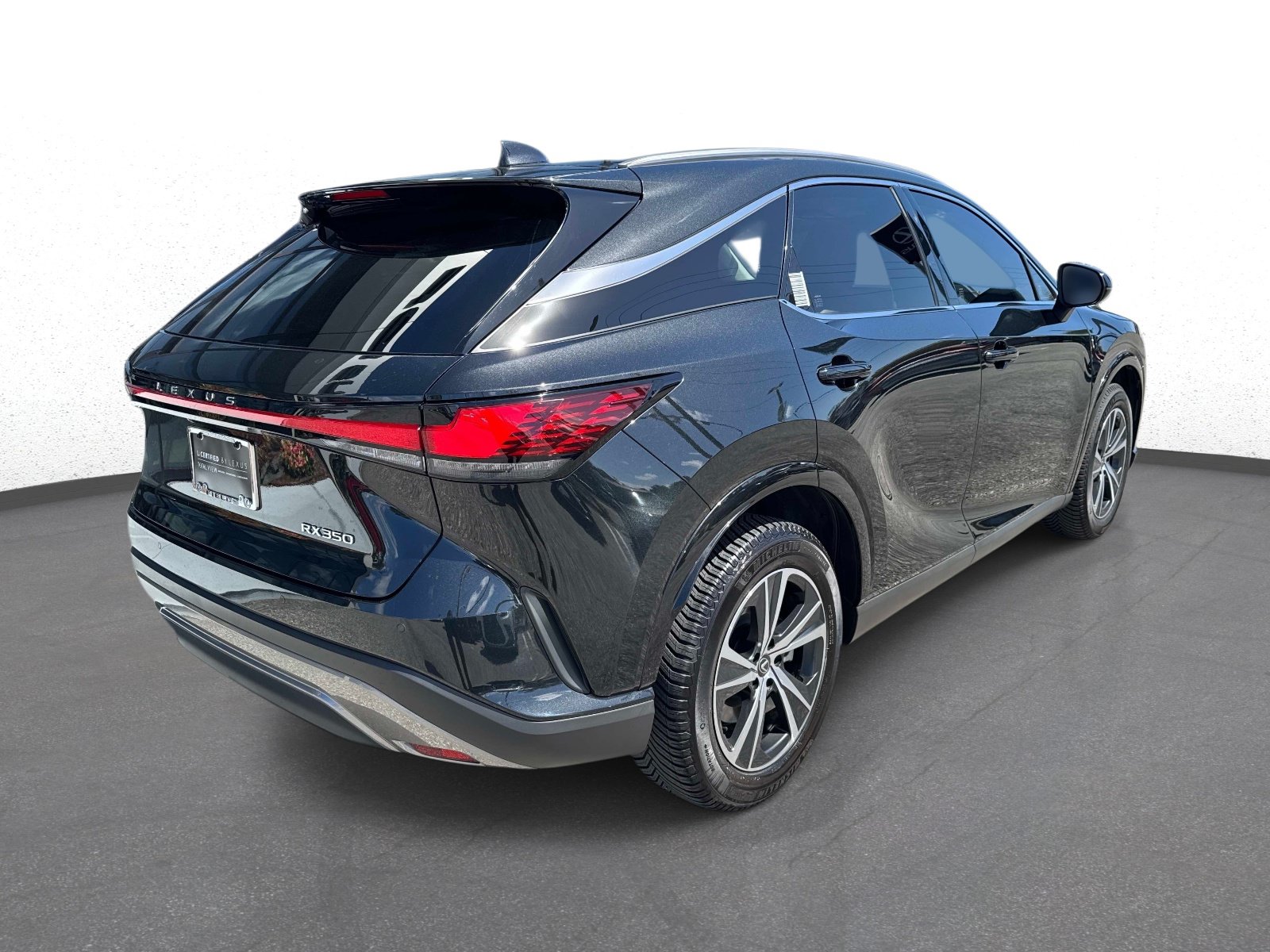 Used 2024 Lexus RX 350 Premium w/ Accessory Package (Z1) FWD image 3