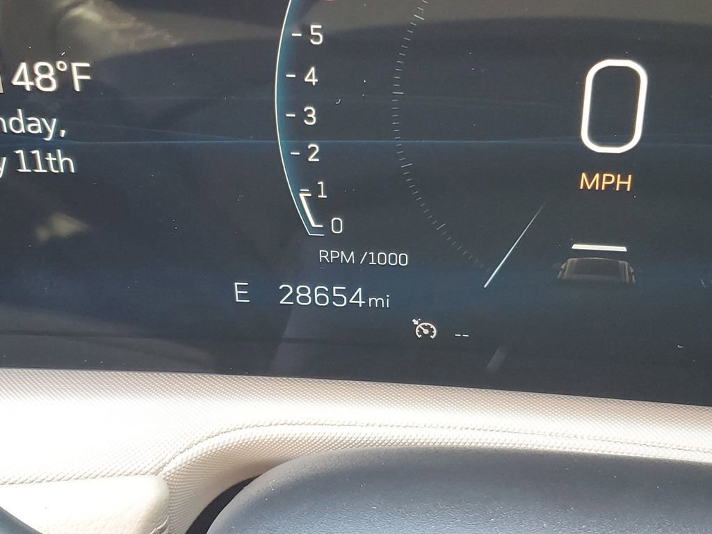 Used 2024 Cadillac XT4 Luxury w/ Cold Weather Package AWD/4WD image 11