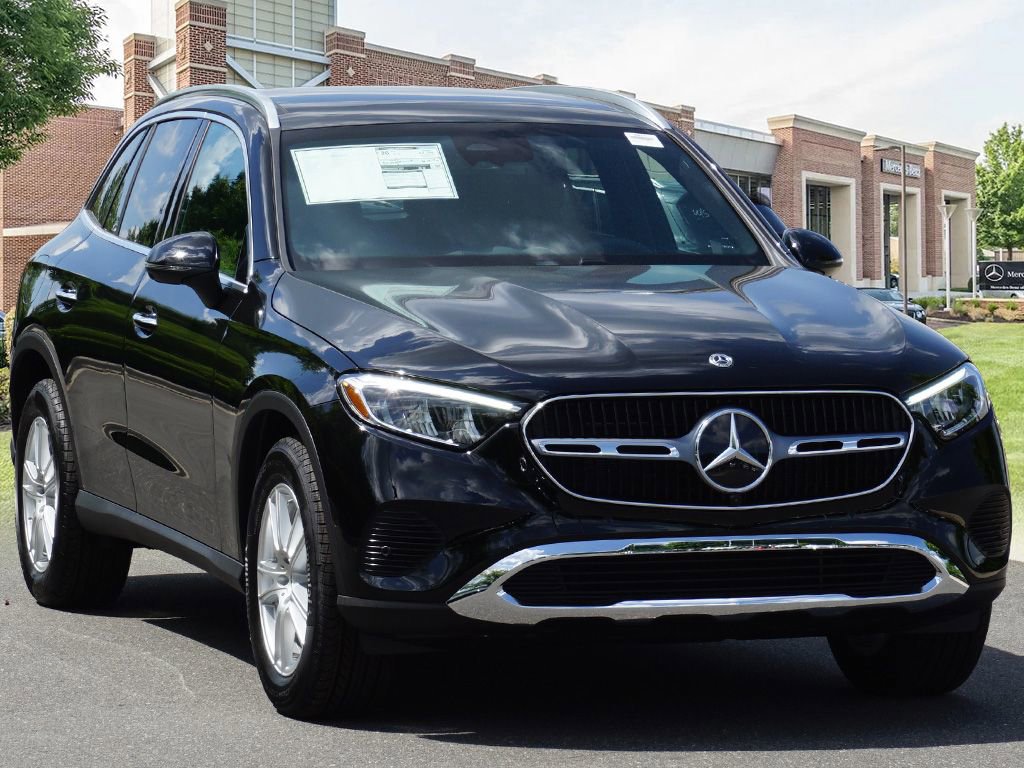 Certified 2025 Mercedes-Benz GLC 300 4MATIC image 3