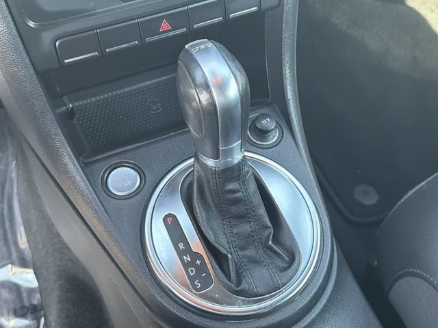 Used 2013 Volkswagen Beetle 2.0T FWD image 28