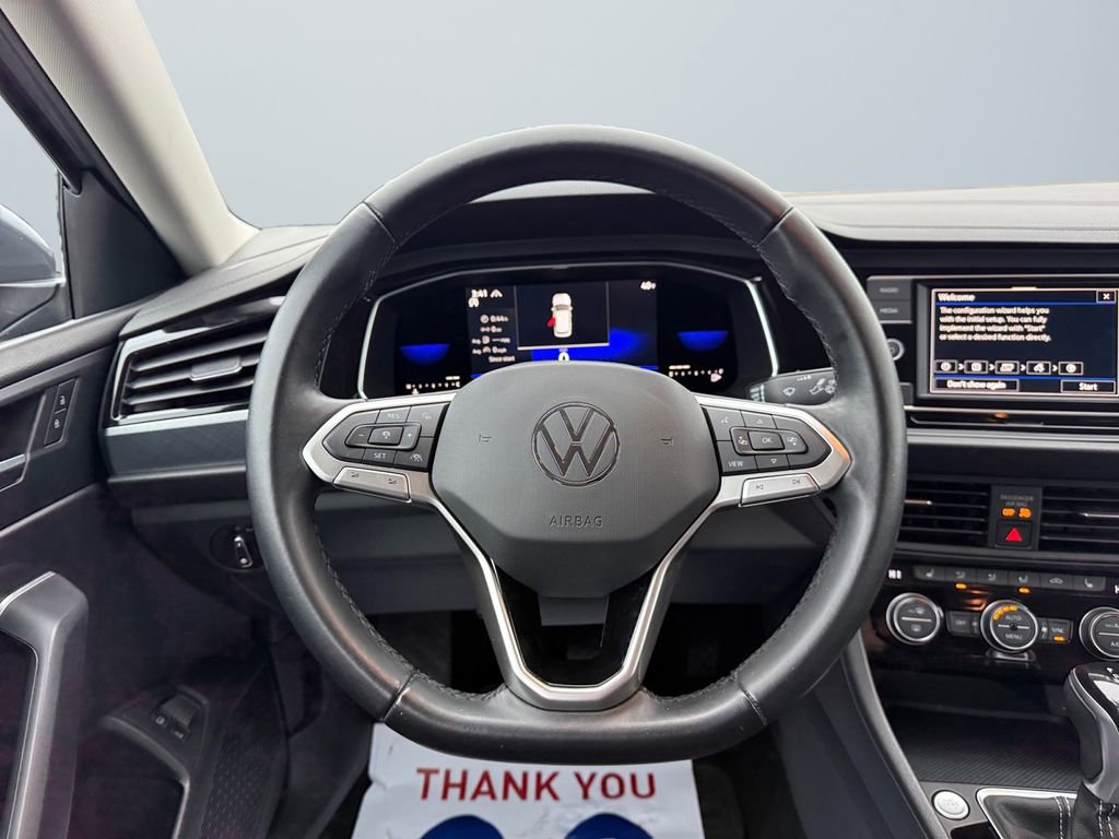 Used 2022 Volkswagen Jetta SE image 12