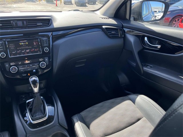 Used 2022 Nissan Rogue Sport SV w/ Technology Package image 14