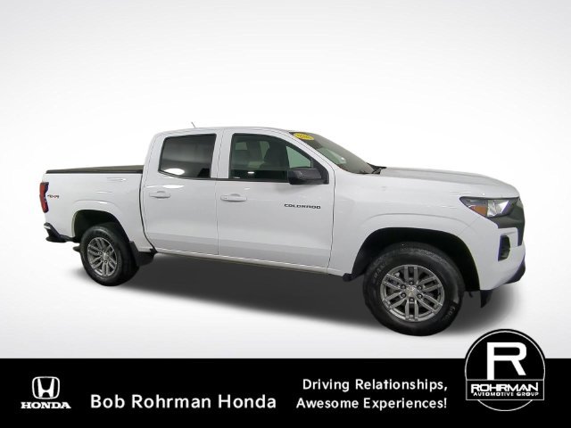 Used 2025 Chevrolet Colorado LT w/ Advanced Trailering Package AWD/4WD image 2