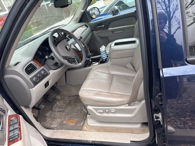 Used 2010 Chevrolet Avalanche LT w/ Luxury Package image 5