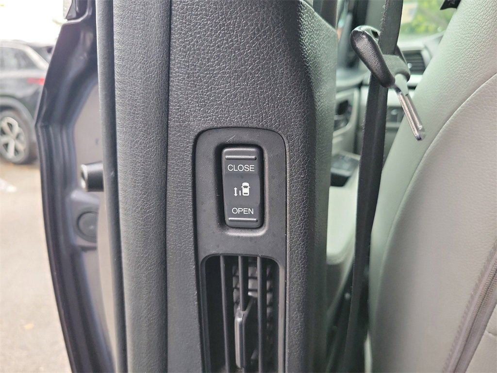 Used 2019 Honda Odyssey EX-L image 11