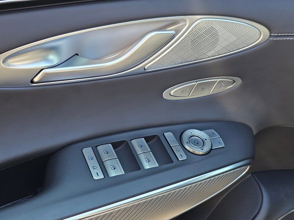 Used 2025 Genesis GV70 3.5T Sport image 32