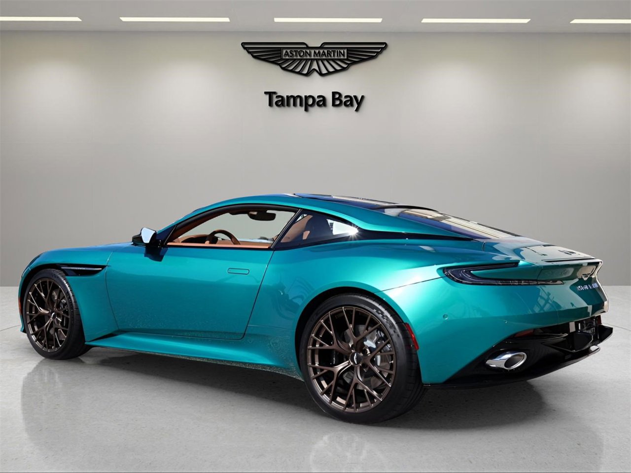 Used 2025 Aston Martin DB12 Coupe image 3