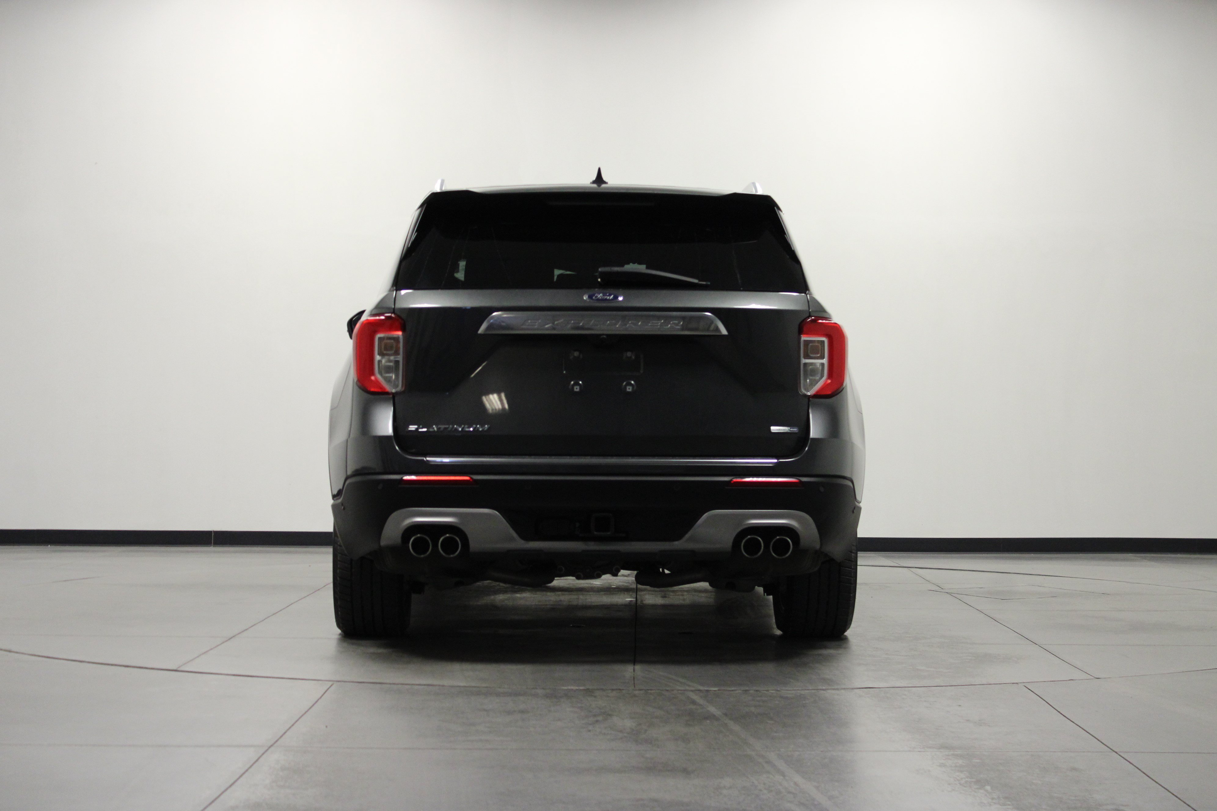 Used 2020 Ford Explorer Platinum w/ Premium Technology Package AWD/4WD image 5