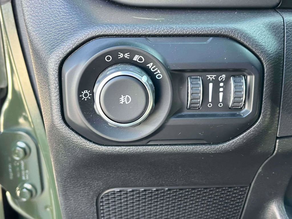 Used 2021 Jeep Wrangler Unlimited Sport image 16