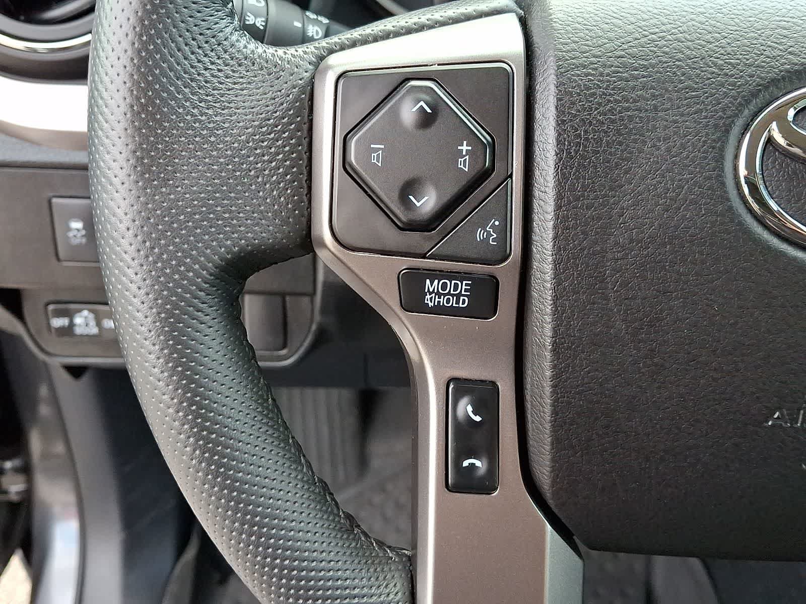 Certified 2021 Toyota Tacoma SR5 AWD/4WD image 22