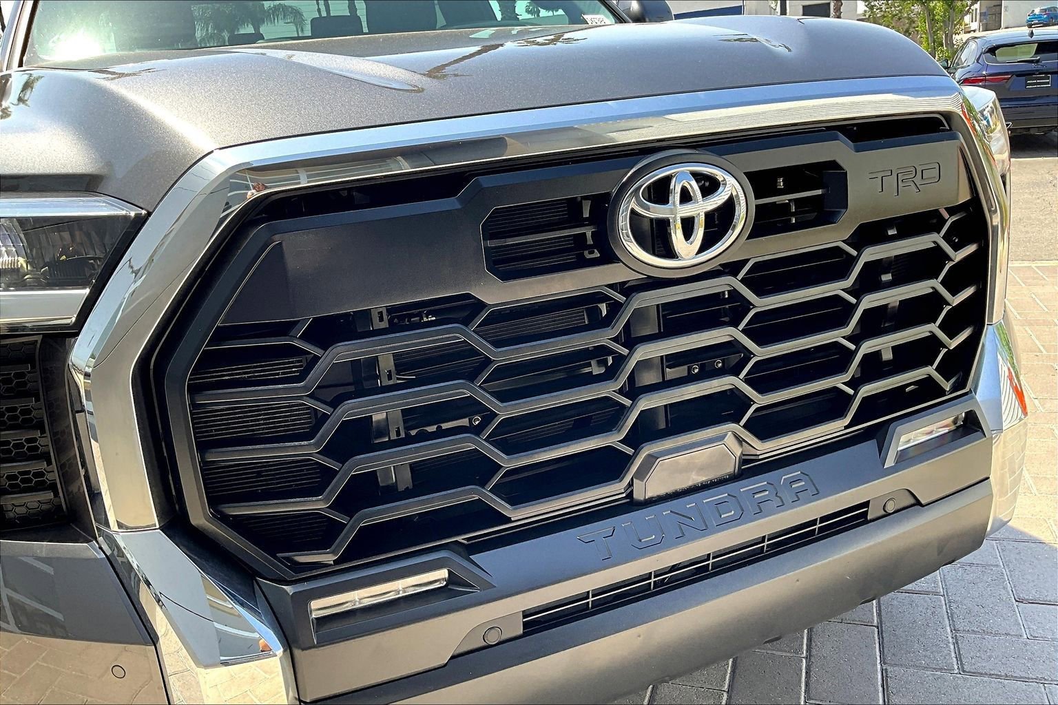 Used 2025 Toyota Tundra SR5 w/ TRD Off-Road Package AWD/4WD image 30