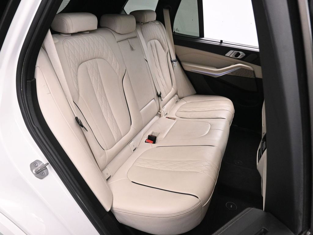 Used 2023 BMW X5 M50i w/ Executive Package image 22