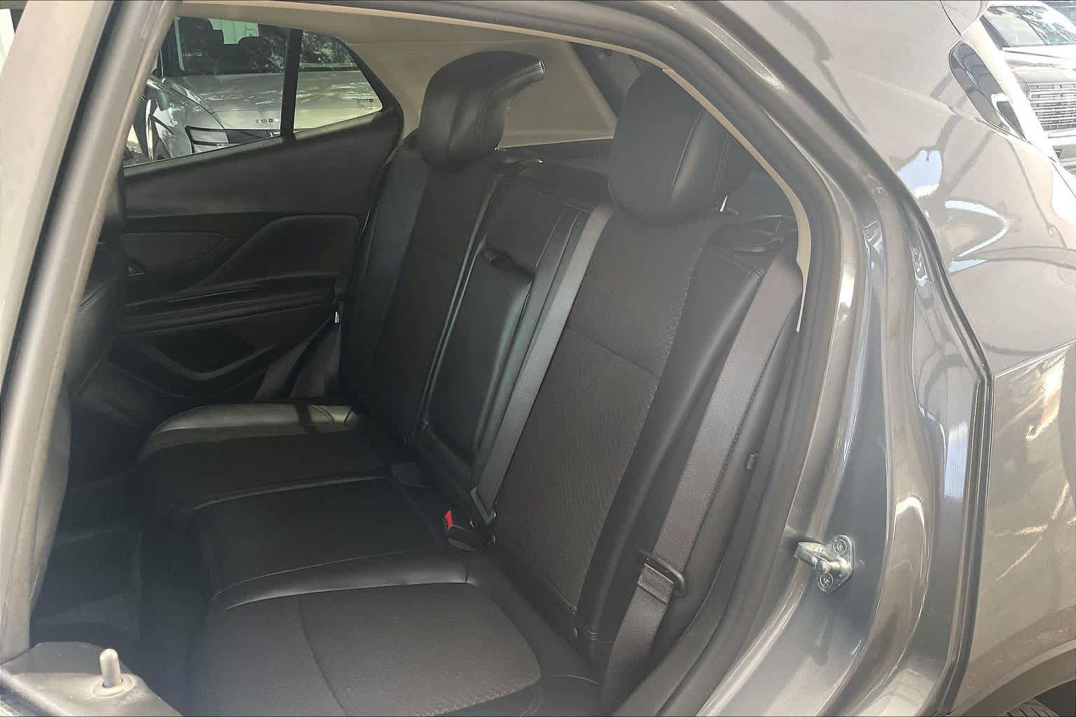 Used 2020 Buick Encore Preferred AWD/4WD image 21