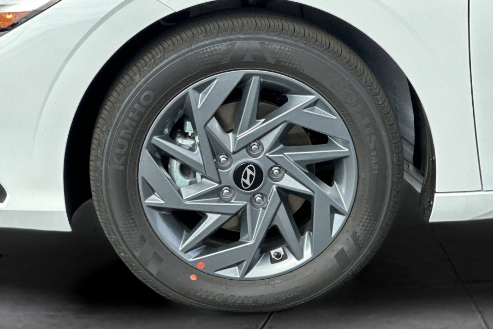 New 2026 Hyundai Elantra Hybrid FWD image 25