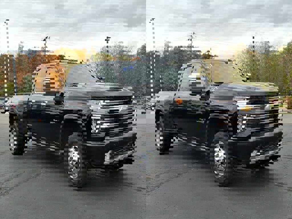 Used 2021 Chevrolet Silverado 3500 High Country w/ LPO, Hitch Package image 3