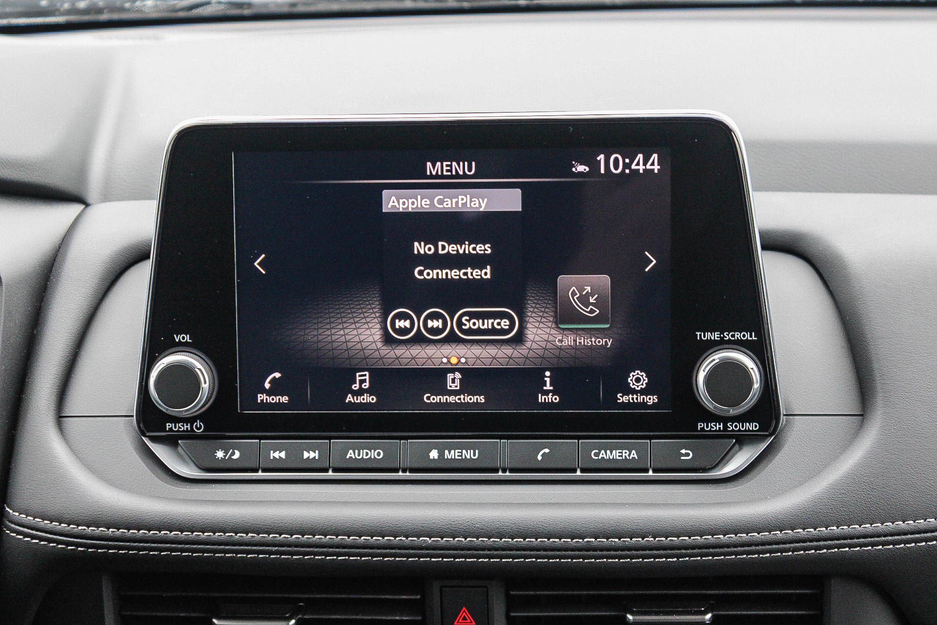 Used 2025 Nissan Rogue SV image 15