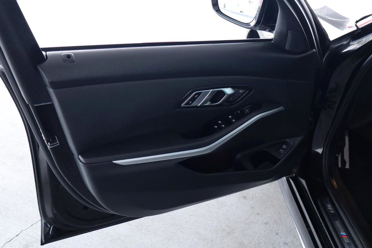 Used 2020 BMW 330i Sedan w/ M Sport Package image 12
