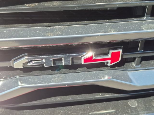 New 2026 GMC Acadia AT4 w/ LPO, Floor Liner Package AWD/4WD image 34