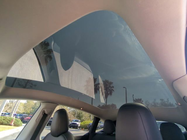 Used 2022 Tesla Model Y Long Range image 23