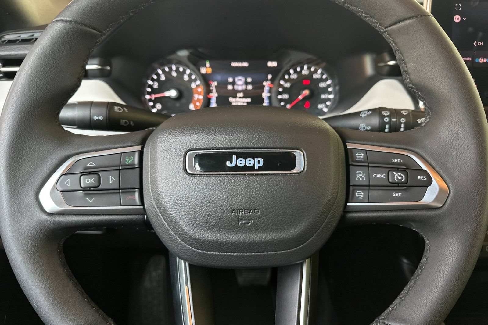 Used 2025 Jeep Compass Limited AWD/4WD image 23