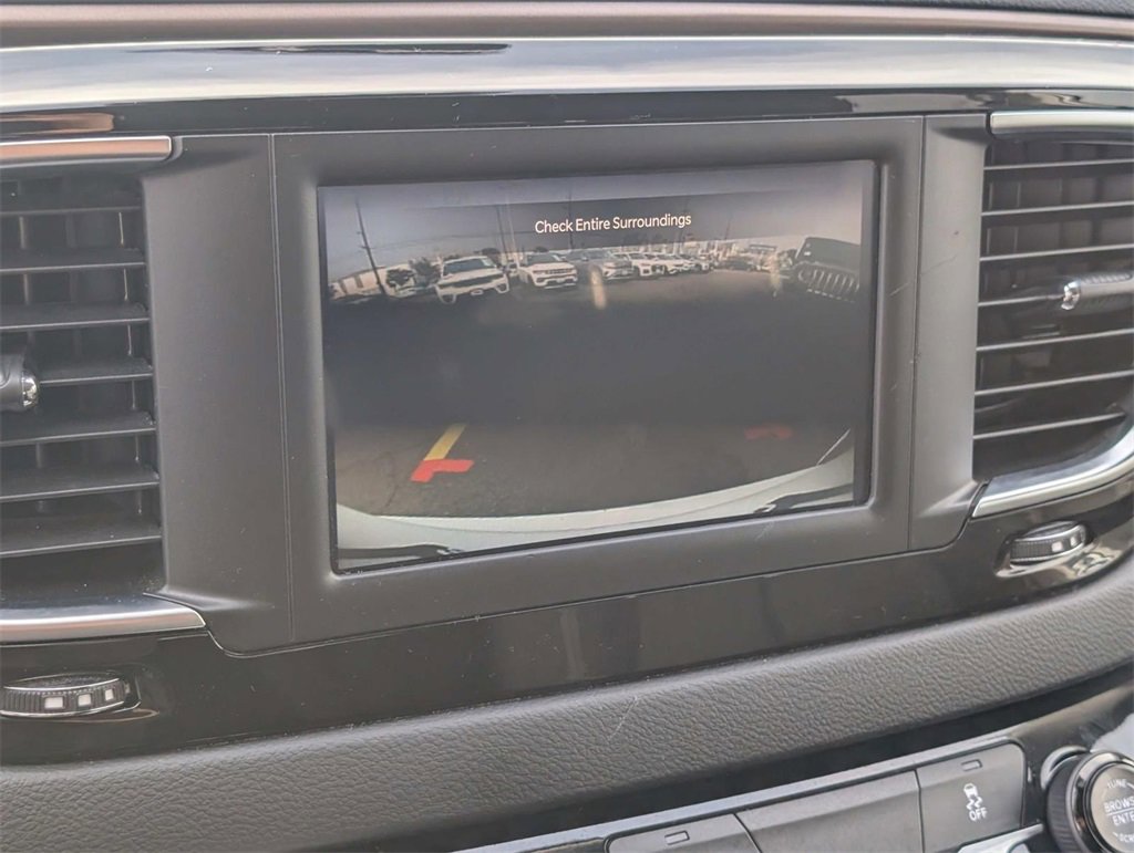 Used 2023 Chrysler Voyager LX image 28