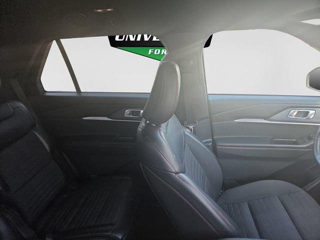 Used 2025 Ford Explorer ST-Line w/ ST-Line Street Pack AWD/4WD image 27