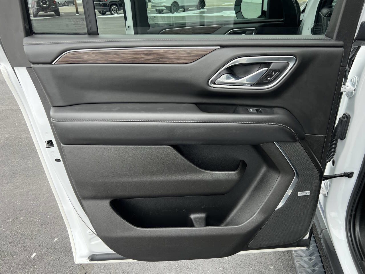 Used 2021 Chevrolet Suburban Z71 w/ Z71 Signature Package image 22