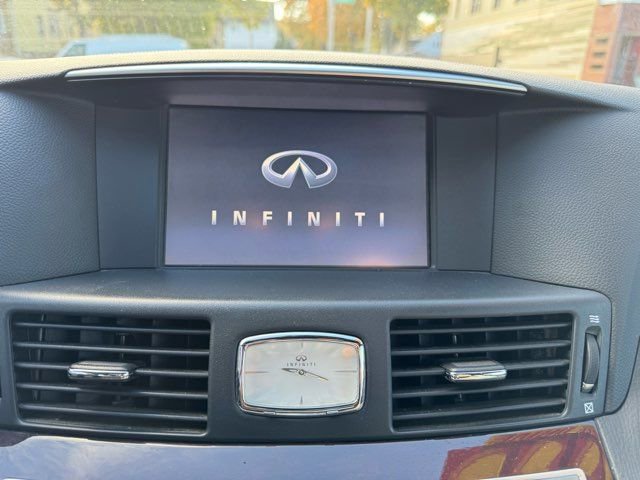 Used 2019 INFINITI Q70 Luxe w/ Sport Package image 15