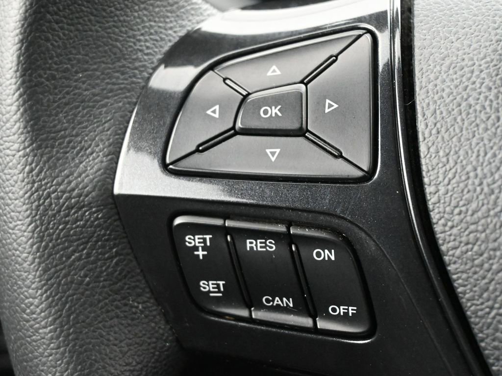 Used 2018 Ford Explorer XLT w/ Equipment Group 202A image 5