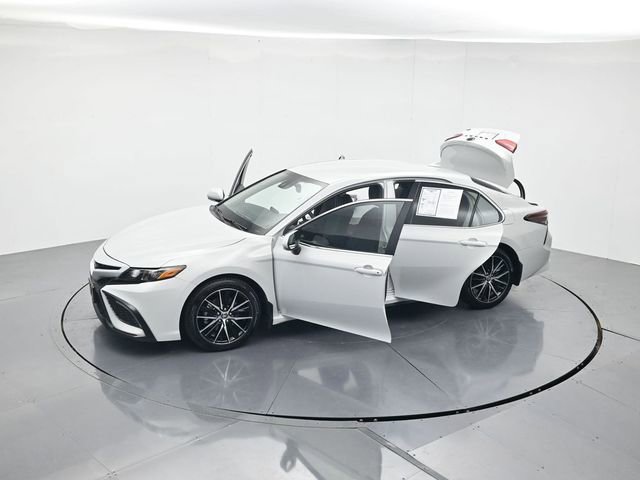 Used 2024 Toyota Camry SE w/ Convenience Package image 43