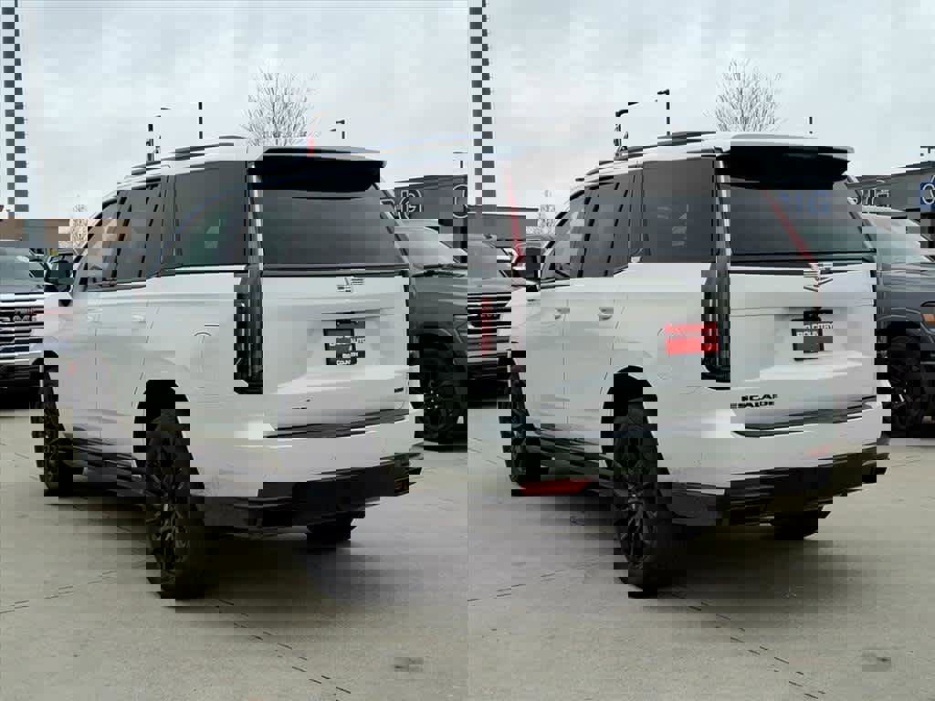 Used 2023 Cadillac Escalade Sport Platinum w/ LPO, ONYX Package image 4