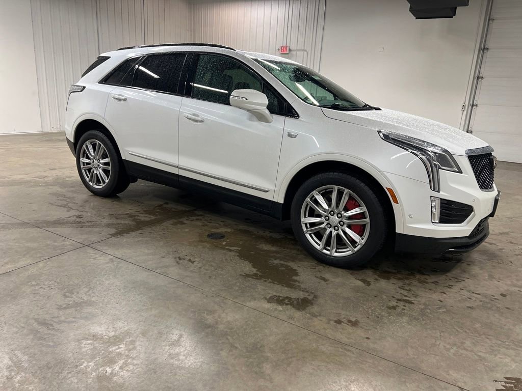 Certified 2023 Cadillac XT5 Sportv w/ Technology Package image 1