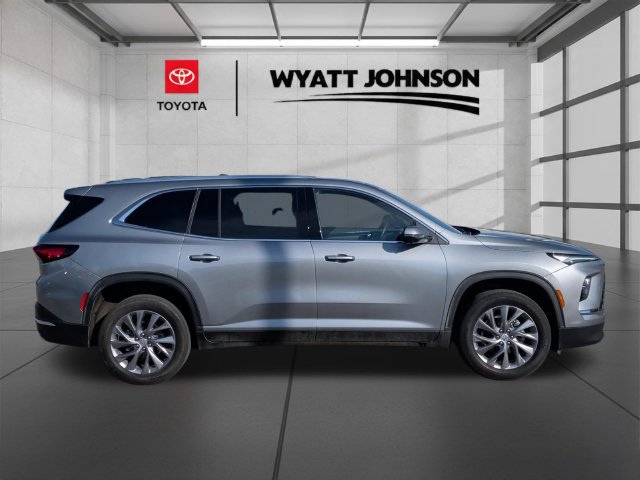 Used 2025 Buick Enclave Preferred w/ Power Package FWD image 7