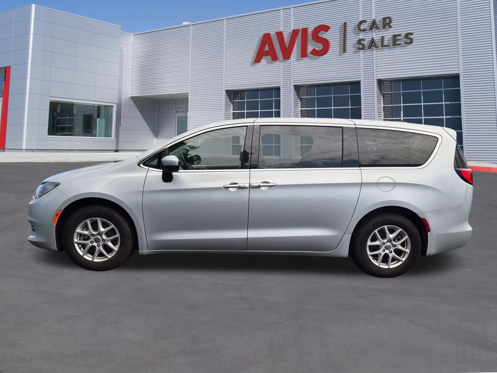Used 2023 Chrysler Voyager LX FWD image 10